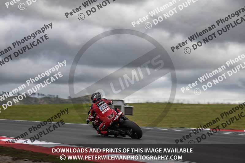 cadwell no limits trackday;cadwell park;cadwell park photographs;cadwell trackday photographs;enduro digital images;event digital images;eventdigitalimages;navarra;no limits trackdays;peter wileman photography;racing digital images;trackday digital images;trackday photos